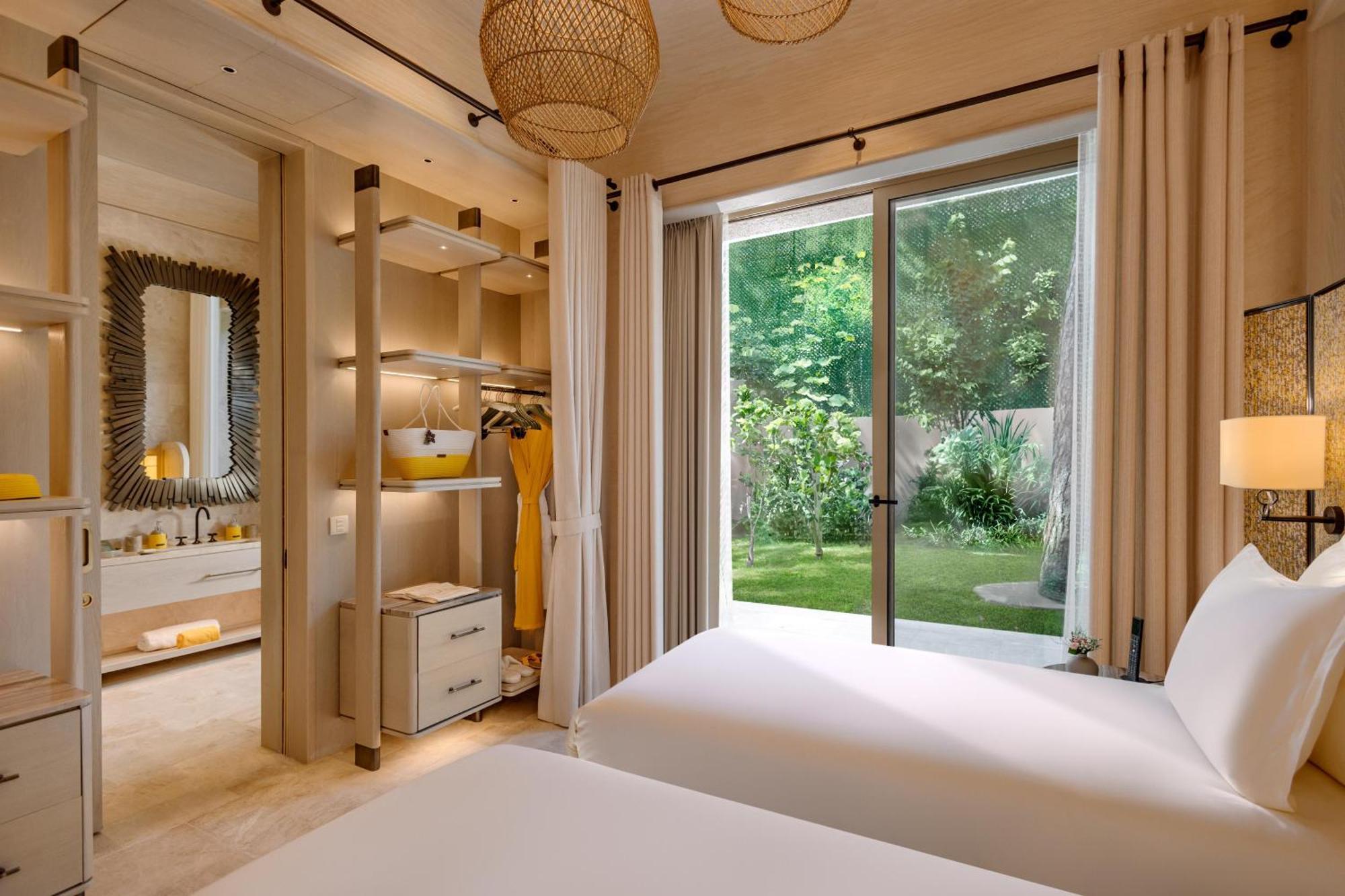 B&B Bijal Side